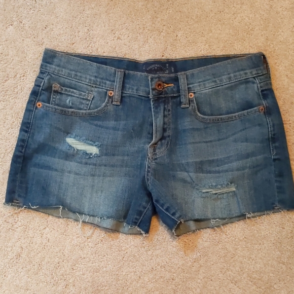 Lucky Brand Distressed Denim Shorts Size 4 - Picture 1 of 2